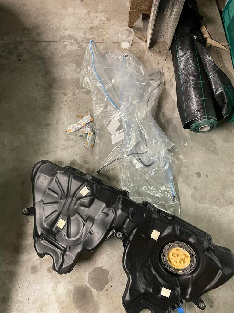 BMW F11 F10 brandstof tank diesel met brandstofpomp, Auto-onderdelen, Ophalen, BMW