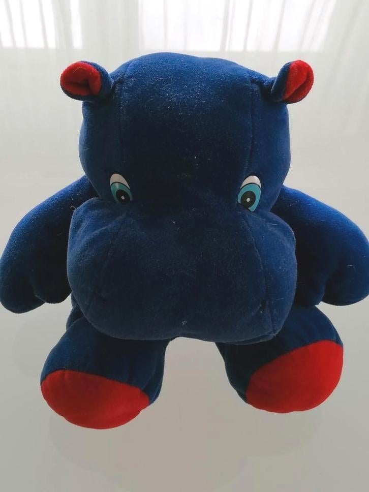 Zie Plush pretty hippopotamus blauwe en rode knuffel Frankri, Ophalen, Zo goed als nieuw, Overige typen