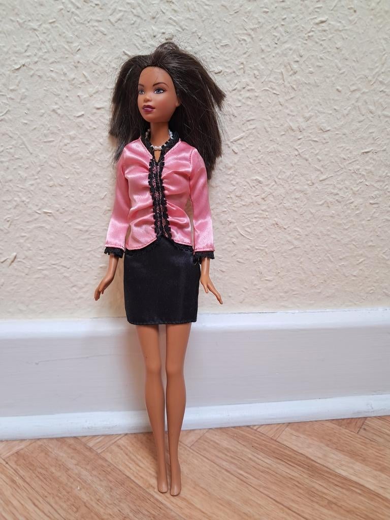 Vintage brunette Barbie van Afro-Amerikaanse klasse - 1999, Ophalen of Verzenden, Zo goed als nieuw, Barbie