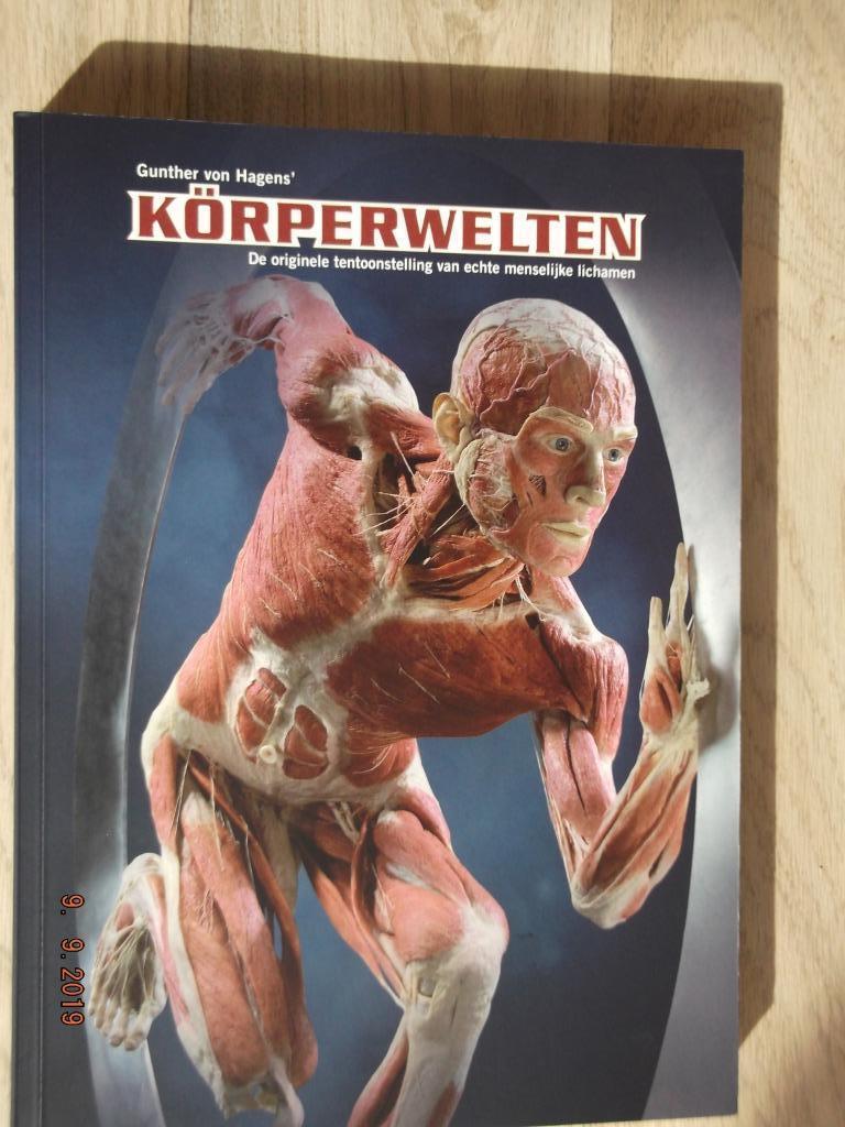 Boek KÖRPERWELTEN expositiecatalogus, Boeken, Ophalen, Zo goed als nieuw, Gunther von Hagen, Overige wetenschappen