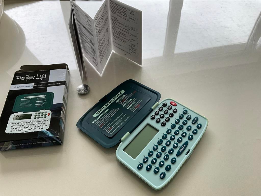 Nieuwe Vertaalcomputer  NHA    in 12 talen zakformaat, Ophalen of Verzenden, Nieuw