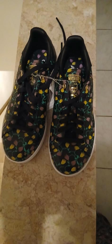Nieuwe Adidas 40, Enlèvement ou Envoi, Neuf
