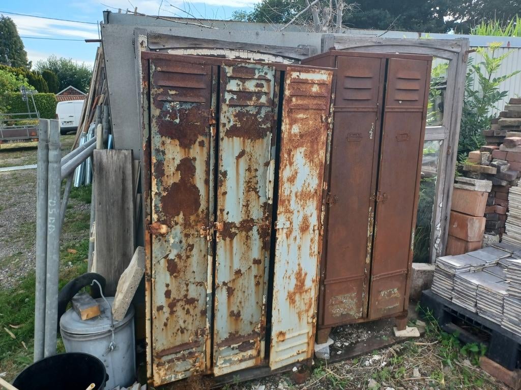 2 oude lockerkasten, Enlèvement, Utilisé