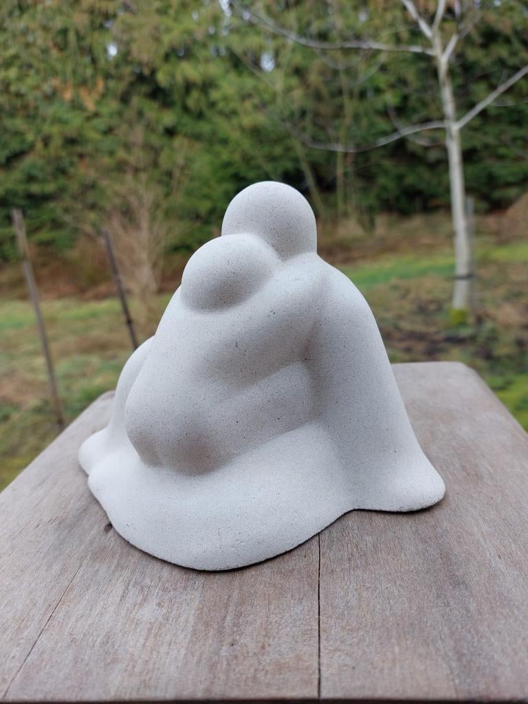 Marbello stone art belgium moeder/kind/ modern sculptuur, Ophalen of Verzenden