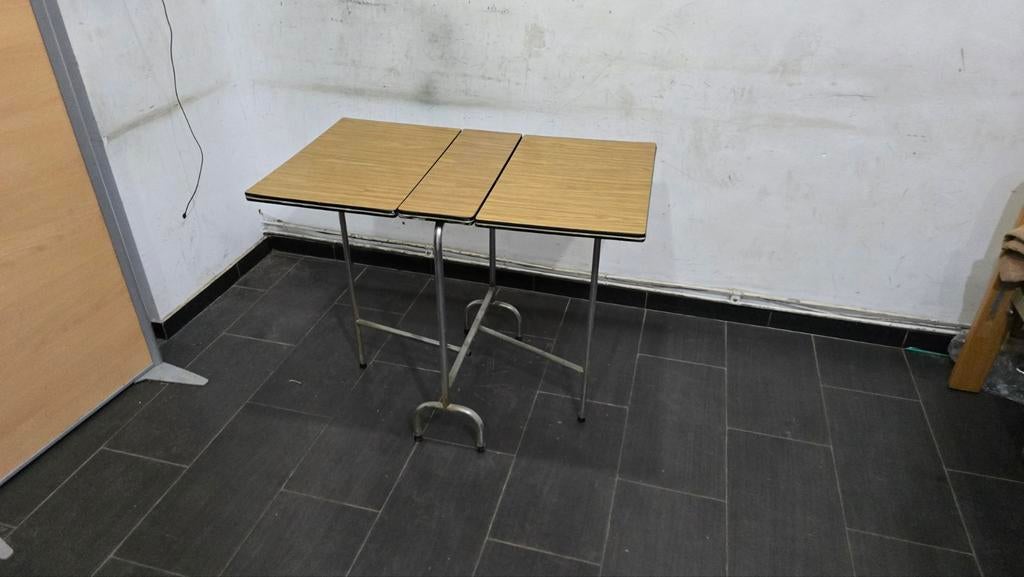 ancienne table en formica vintage pliant 100cmx70vm