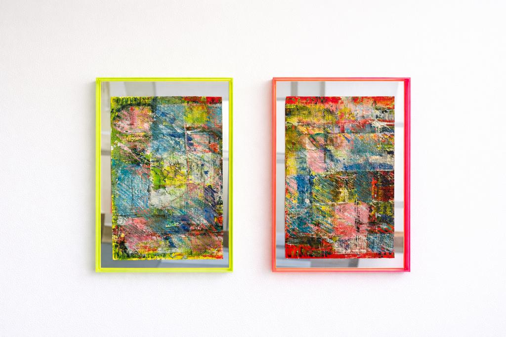 Œuvre d'art en deux parties cadres en acrylique fluo neon, Enlèvement ou Envoi