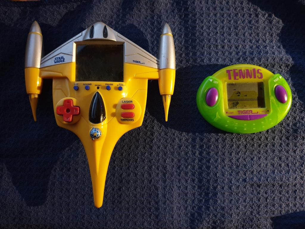 Star Wars Naboo Escape Handheld Electronic Game + Tennis, Games en Spelcomputers, Spelcomputers | Overige, Gebruikt, Ophalen of Verzenden