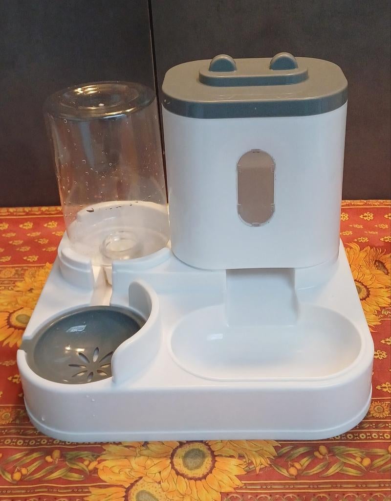 AUTOMATISCHE KATTENVOEDER  2 IN 1 WATERDISPENSER, Ophalen