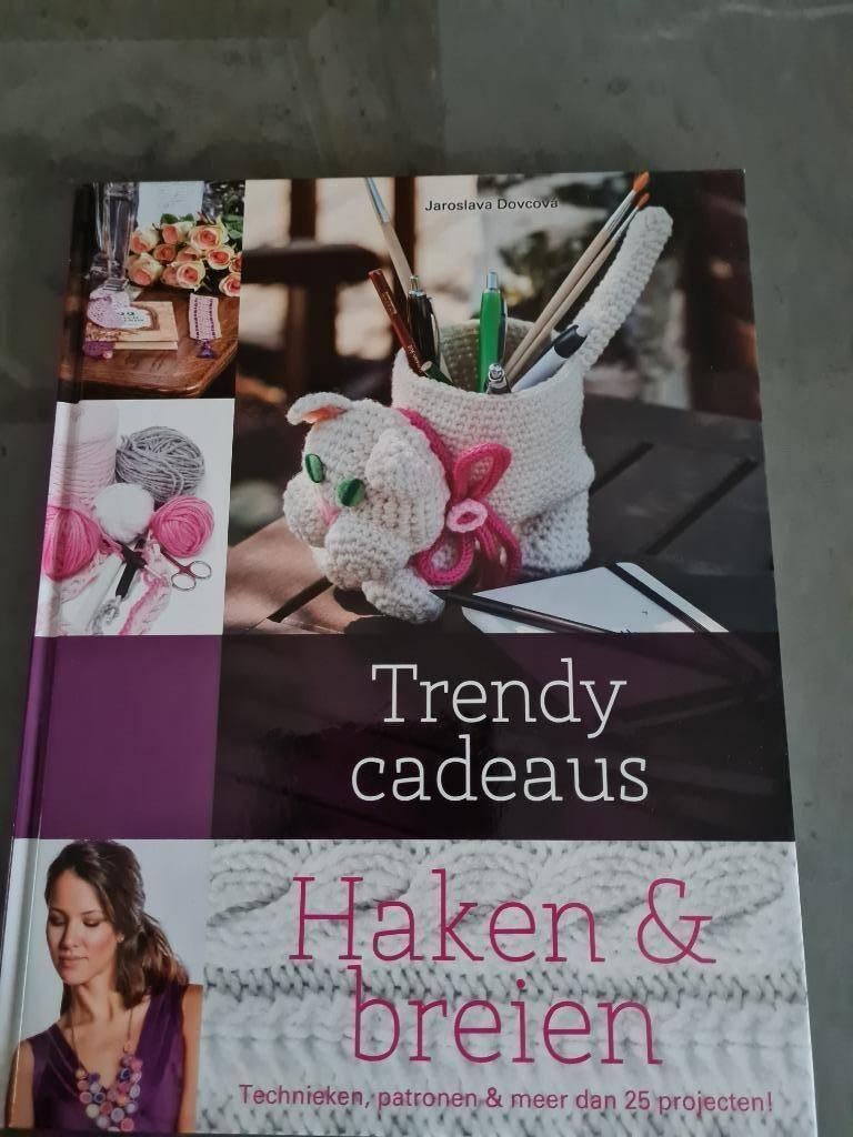 Haken en breien - trendy cadeaus - Dovcova, Hobby en Vrije tijd, Breien en Haken, Ophalen of Verzenden, Breien