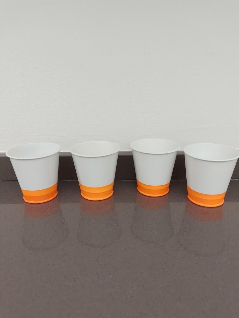 4 minibloempottjes plastic, Tuin en Terras, Overige materialen, Rond, Ophalen of Verzenden, Zo goed als nieuw