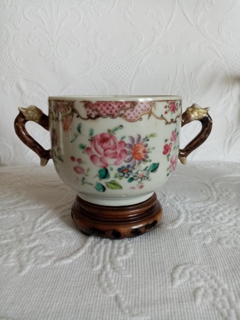 Tasse à anse en porcelaine Chinoise  Qianlong période 1780s, Enlèvement ou Envoi