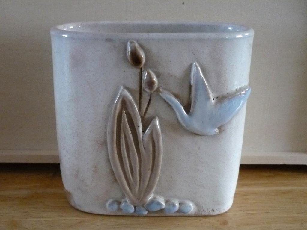 Petit vase à l'oiseau bleu, signé Dubois, Moins de 50 cm, Poterie ou Porcelaine, Comme neuf, Enlèvement