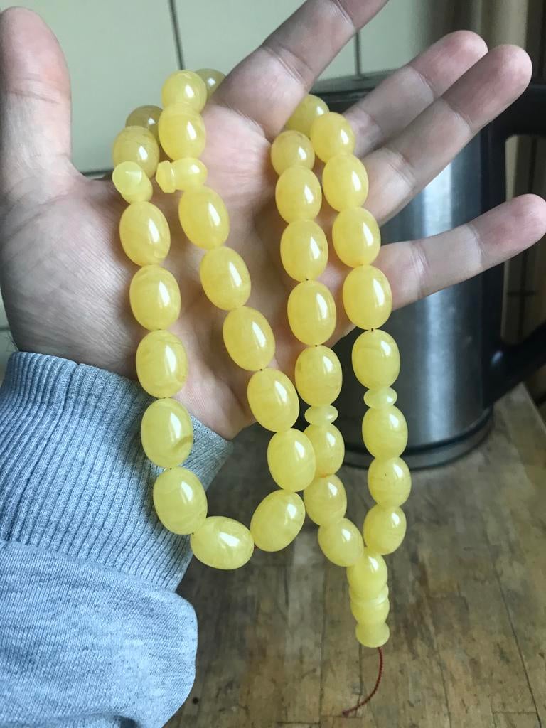 Amber barnsteen 89gram uit een steen