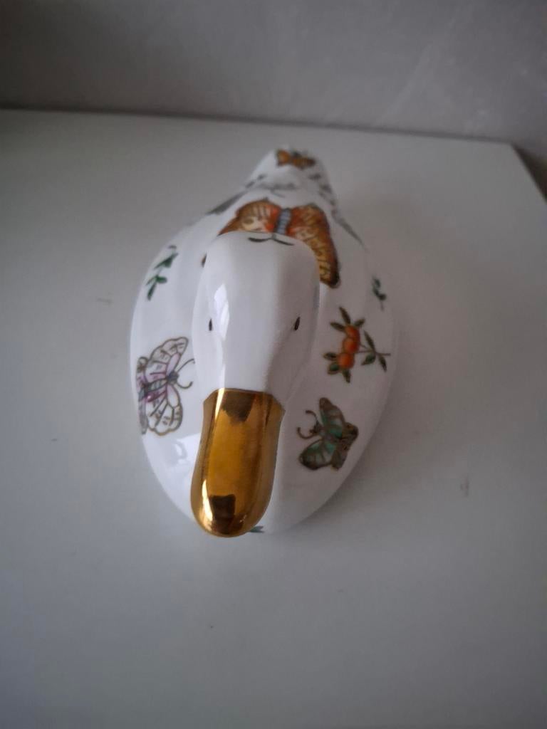 Mooie decoratieve eenden beschilderd met kleurrijke vlinders, Enlèvement, Comme neuf