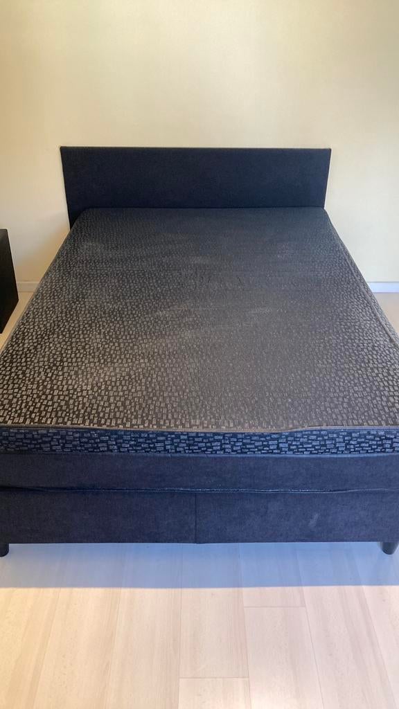 Enkel nog de matras  140 cm , 25 cm dik, Huis en Inrichting, Slaapkamer | Boxsprings, Ophalen, 140 cm