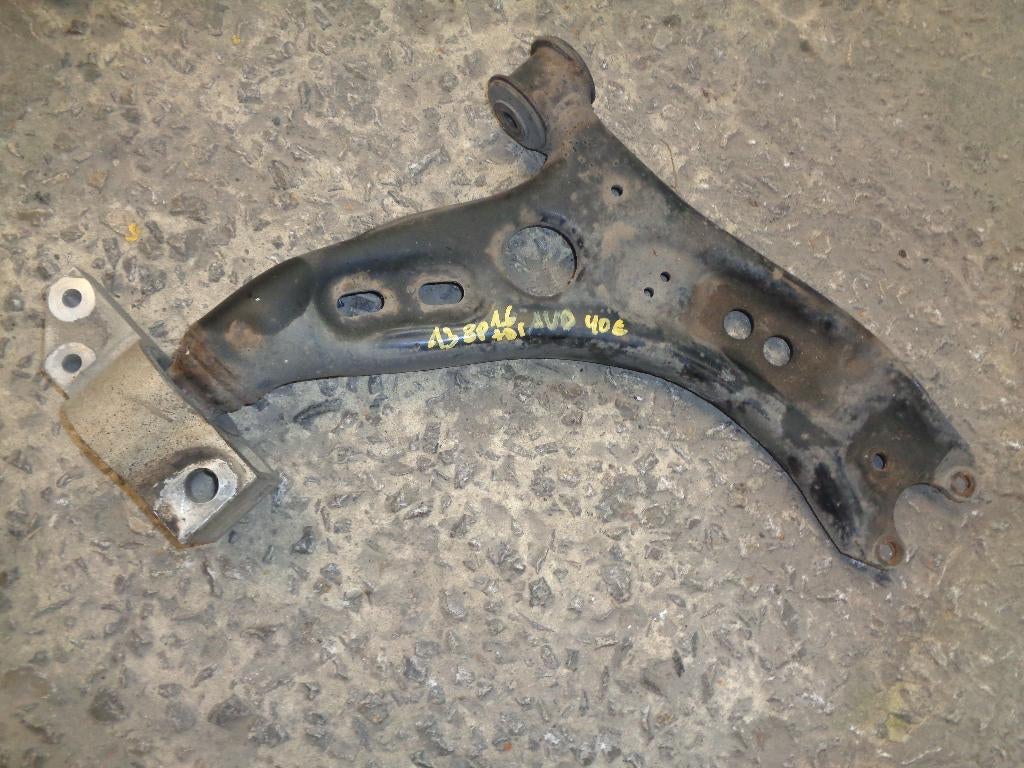 A vendre triangle avant droit Audi A3 8P 1.6TDI, Enlèvement, Utilisé, Audi