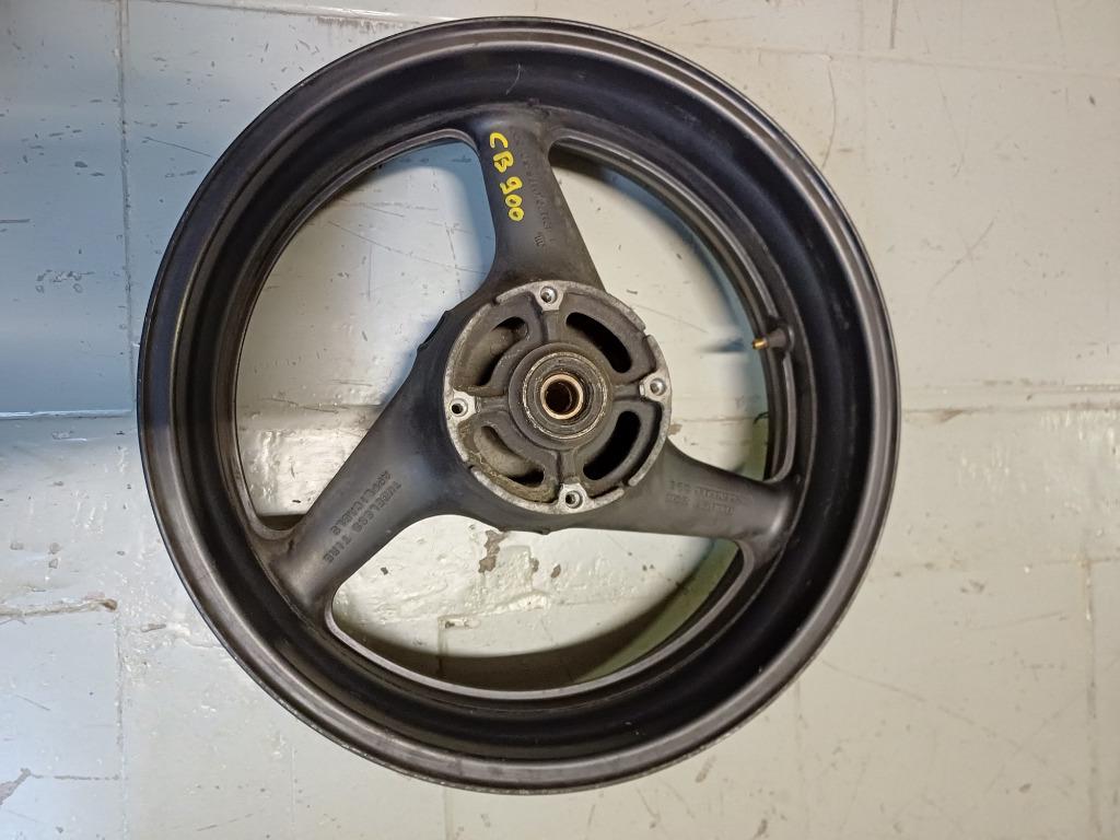 honda cb 900f hornet van '02-'07 achterwiel velg, Ophalen of Verzenden, Gebruikt