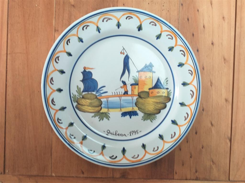 Assiette en faïence bretonne - Quiberon 1795, Enlèvement ou Envoi