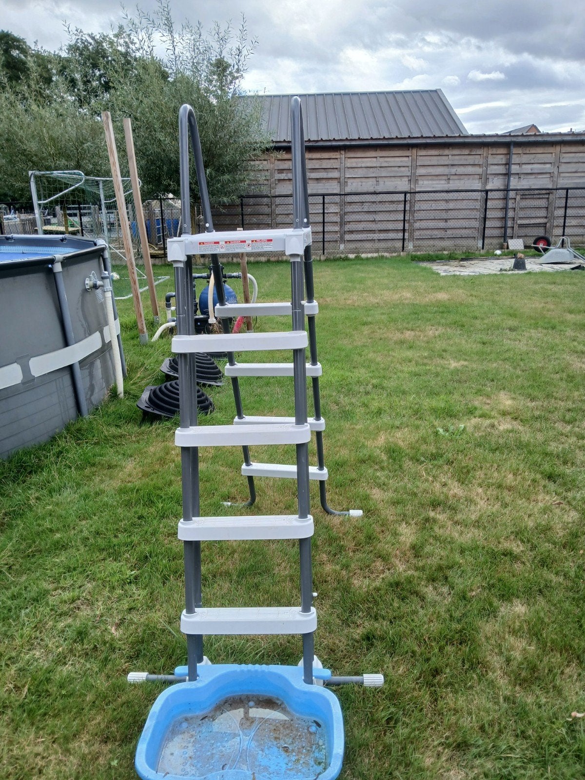 Zo goed als nieuwe ladder voor intex zwembad 1m32 hoog, Tuin en Terras, Ophalen, Ladder