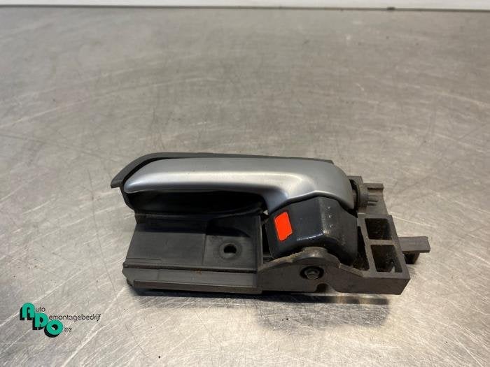 Poignée portière 4portes avant gauche d'un Suzuki Alto (Al, -, 3 mois de garantie, Utilisé, -