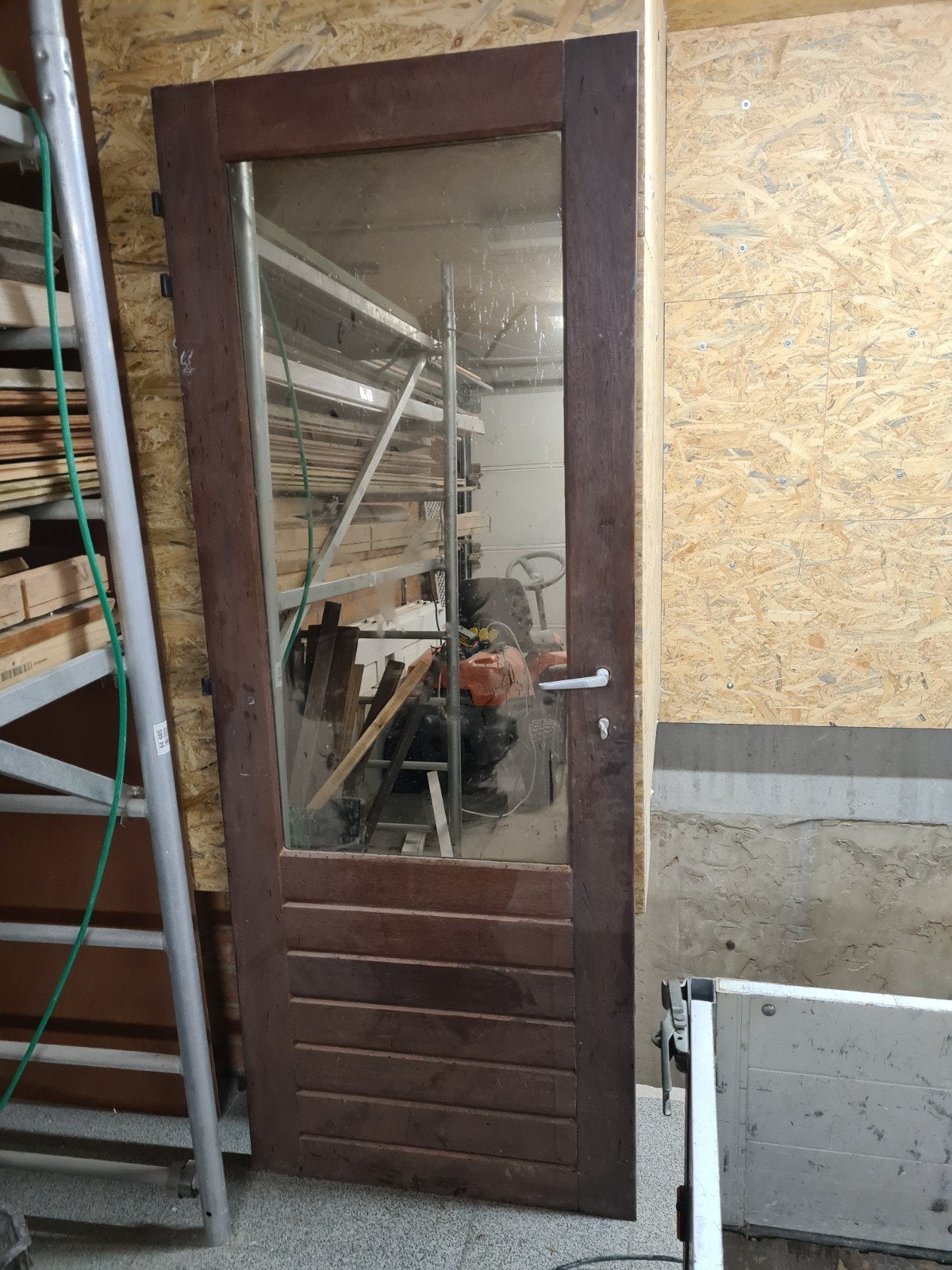 hardhouten deur met spiegelglas langs 1 zijde

Hardhouten de, Doe-het-zelf en Bouw, Deuren en Vliegenramen, Ophalen