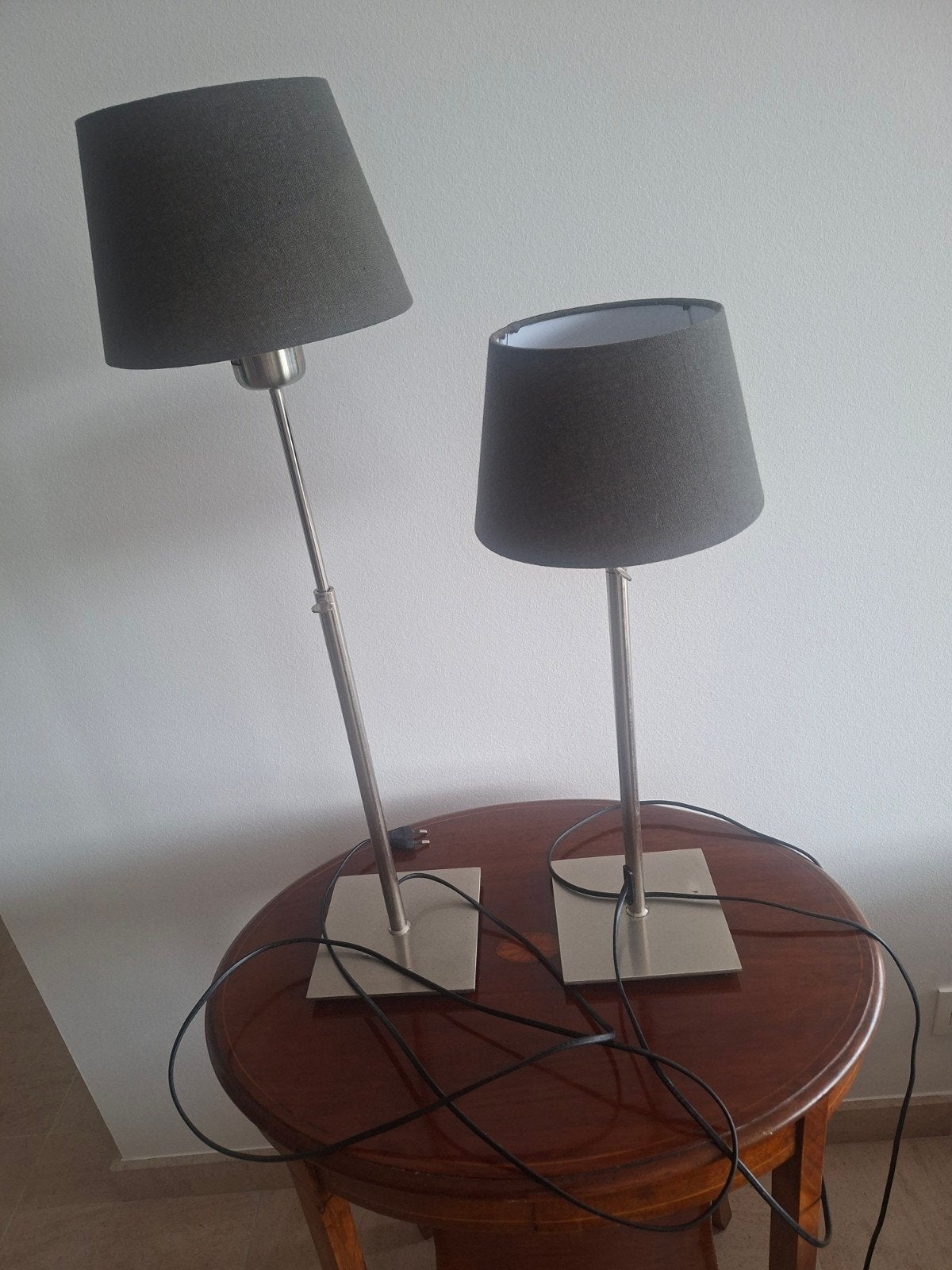 2 lampes télescopiques  sur pied en acier ., Utilisé, E14 (petit), Métal, Gris