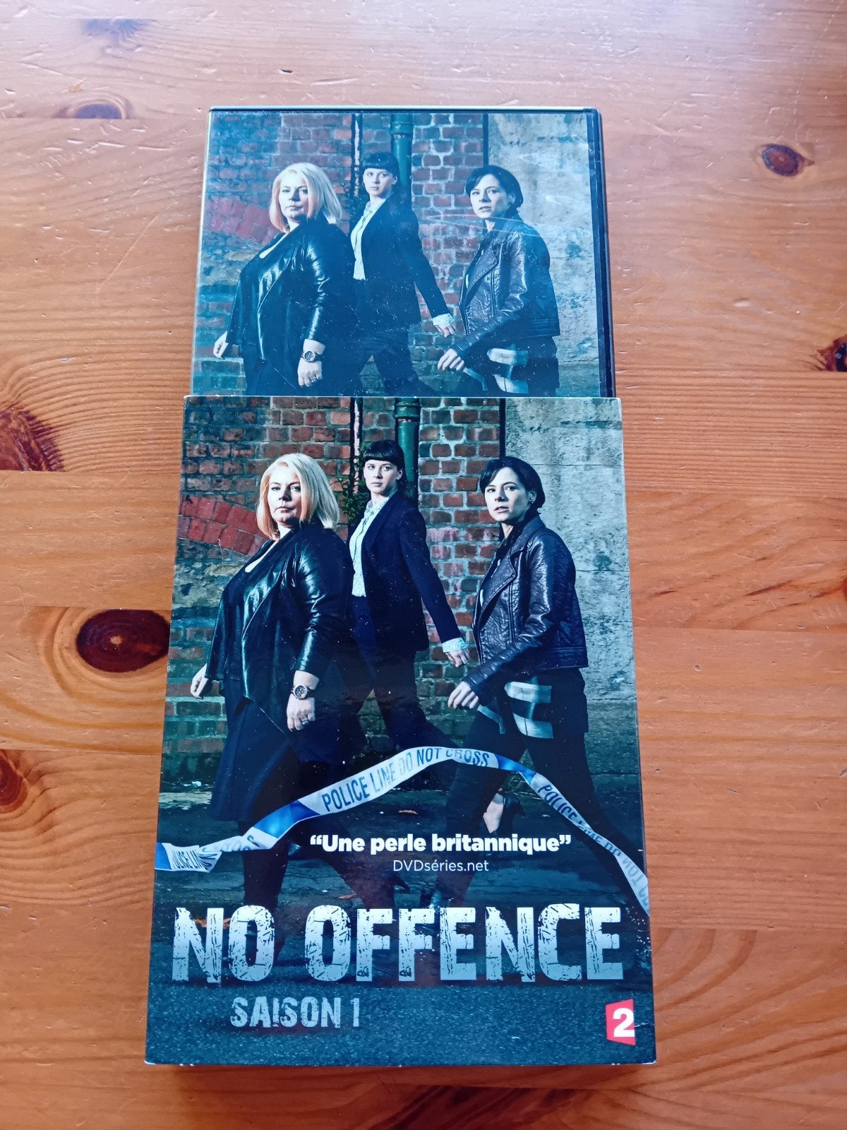 No Offence, seizoen 1, Ophalen of Verzenden, Seizoen 1