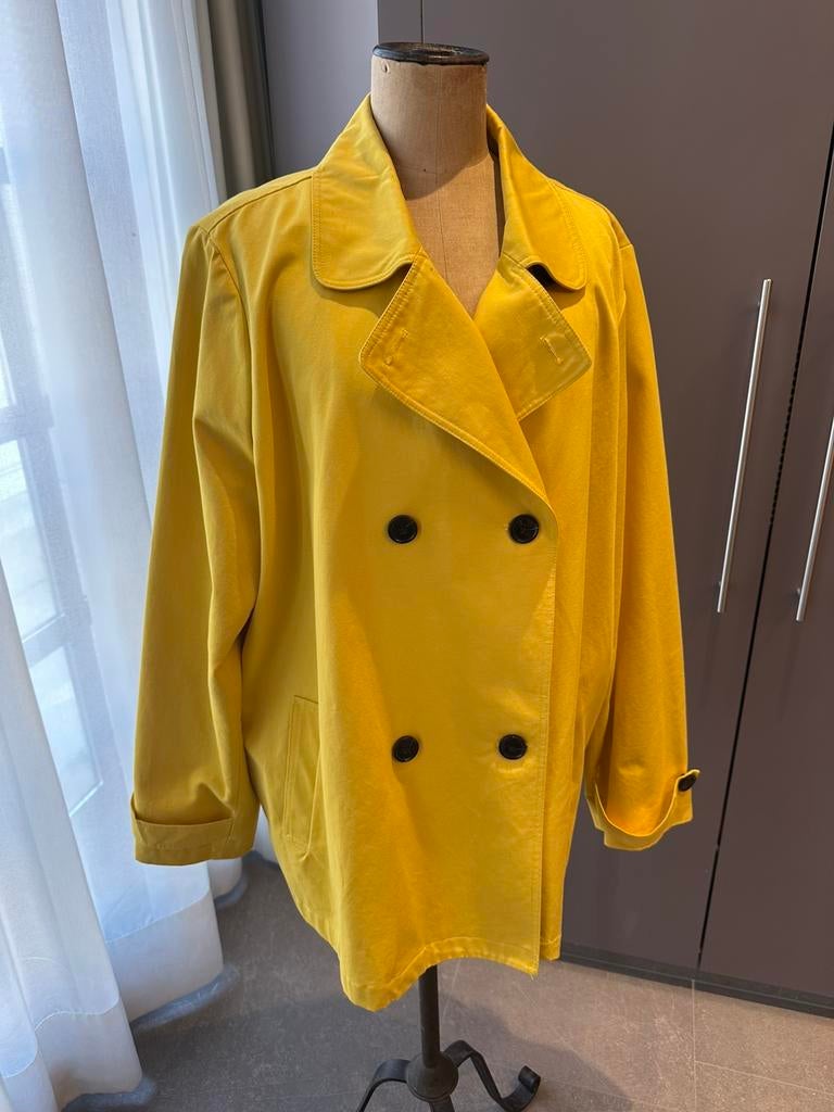 Prachtig gele trenchcoat van Marina Rinaldi, maat 29 (50), Ophalen of Verzenden, Zo goed als nieuw, Geel