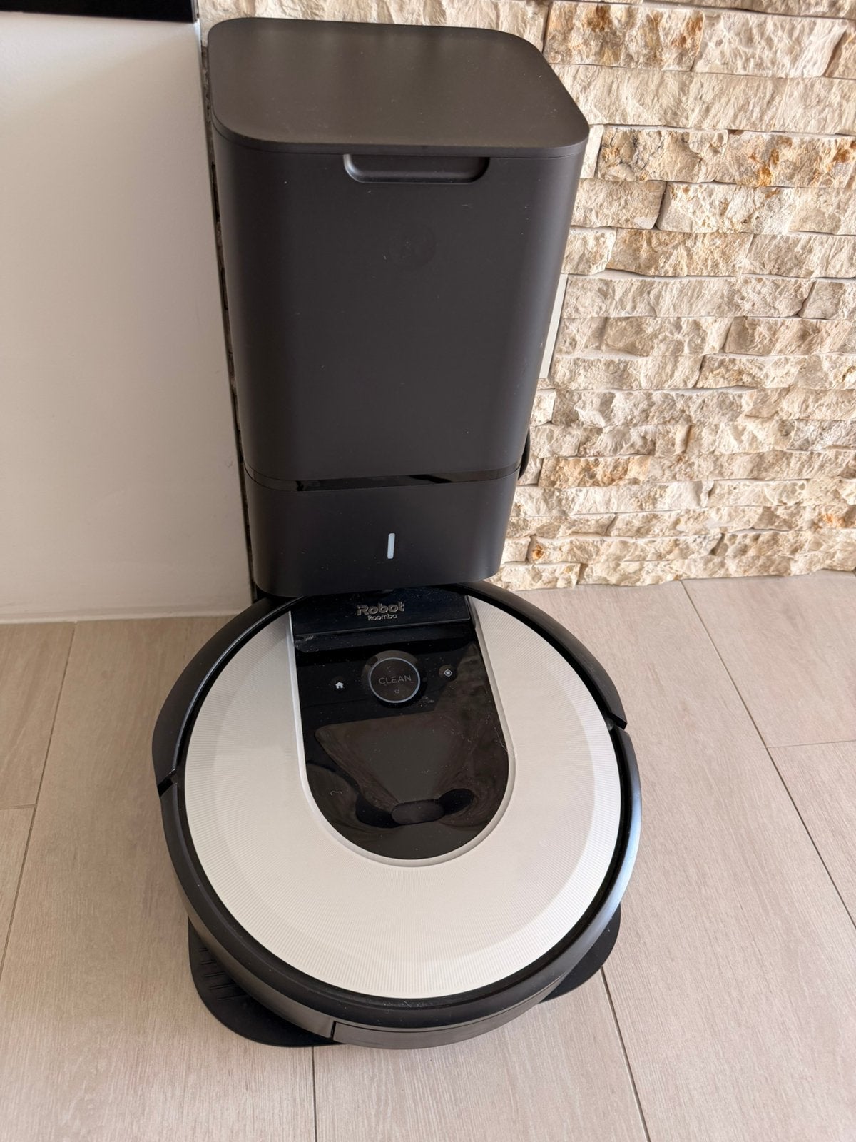 İRobot Roomba i7+, Elektronische apparatuur, Stofzuigers, Ophalen of Verzenden, Zo goed als nieuw