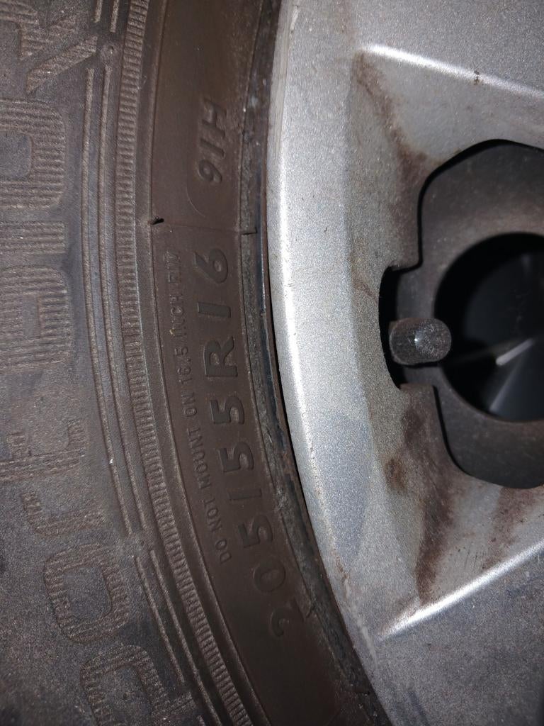 X4 Pneus,  x4 jante metal,  x4 enjoliveur vw, Autos : Pièces & Accessoires, Pneus & Jantes, Enlèvement, Pneu(s)