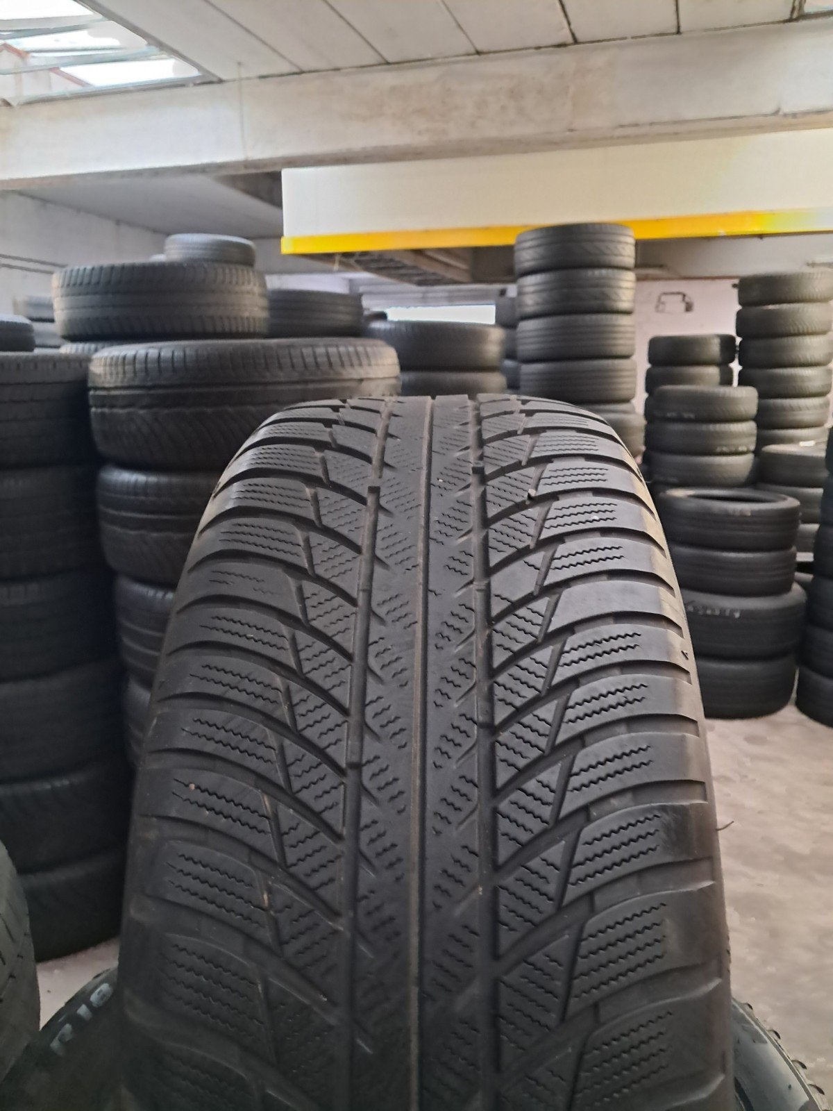 22550r17 225/50/17 225 50 r17 BRIDGESTONE hiver avec montage, Enlèvement ou Envoi