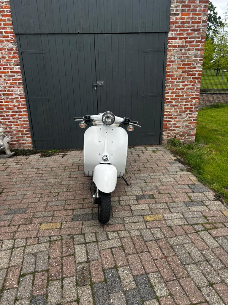 Te koop: Jialing / Jinlun JL50QT-12A (Vespa-look) scooter, Vélos & Vélomoteurs, Vélomoteurs & Scooters bridés, Comme neuf, Autres marques