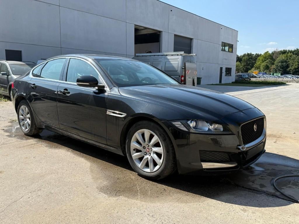 Jaguar XF 2.0D E ** ENGINE BROKEN ** export **, Auto's, Jaguar, Automaat, Achterwielaandrijving, 4 cilinders, 109 g/km