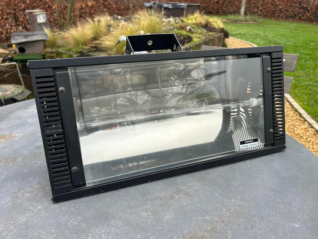 Stroboscope 1500w EUROLITE, Musique & Instruments, Enlèvement ou Envoi, Comme neuf, Lumières, Effet stroboscopique