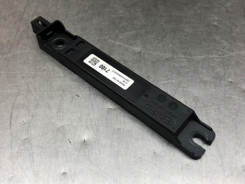 KEYLESS ACCESS ANTENNE Hyundai Tucson (NX) (|95460N7100|), Auto-onderdelen, Hyundai Motor Deutschland GmbH, Gebruikt, Kaiserleipromenade 5
63067  Offenbach am Main, DE