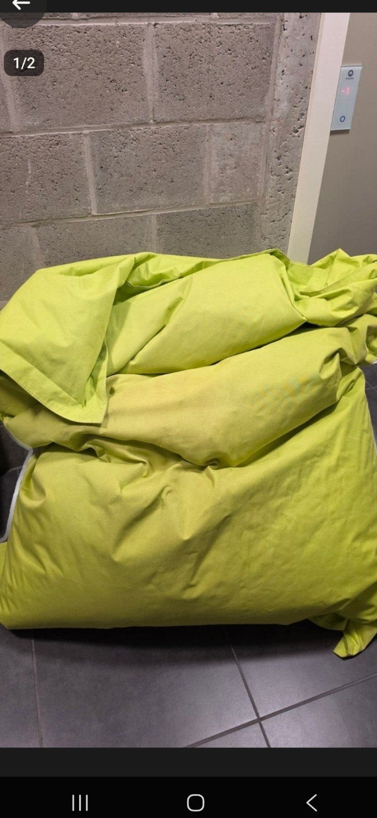 Pouf géant, Enlèvement