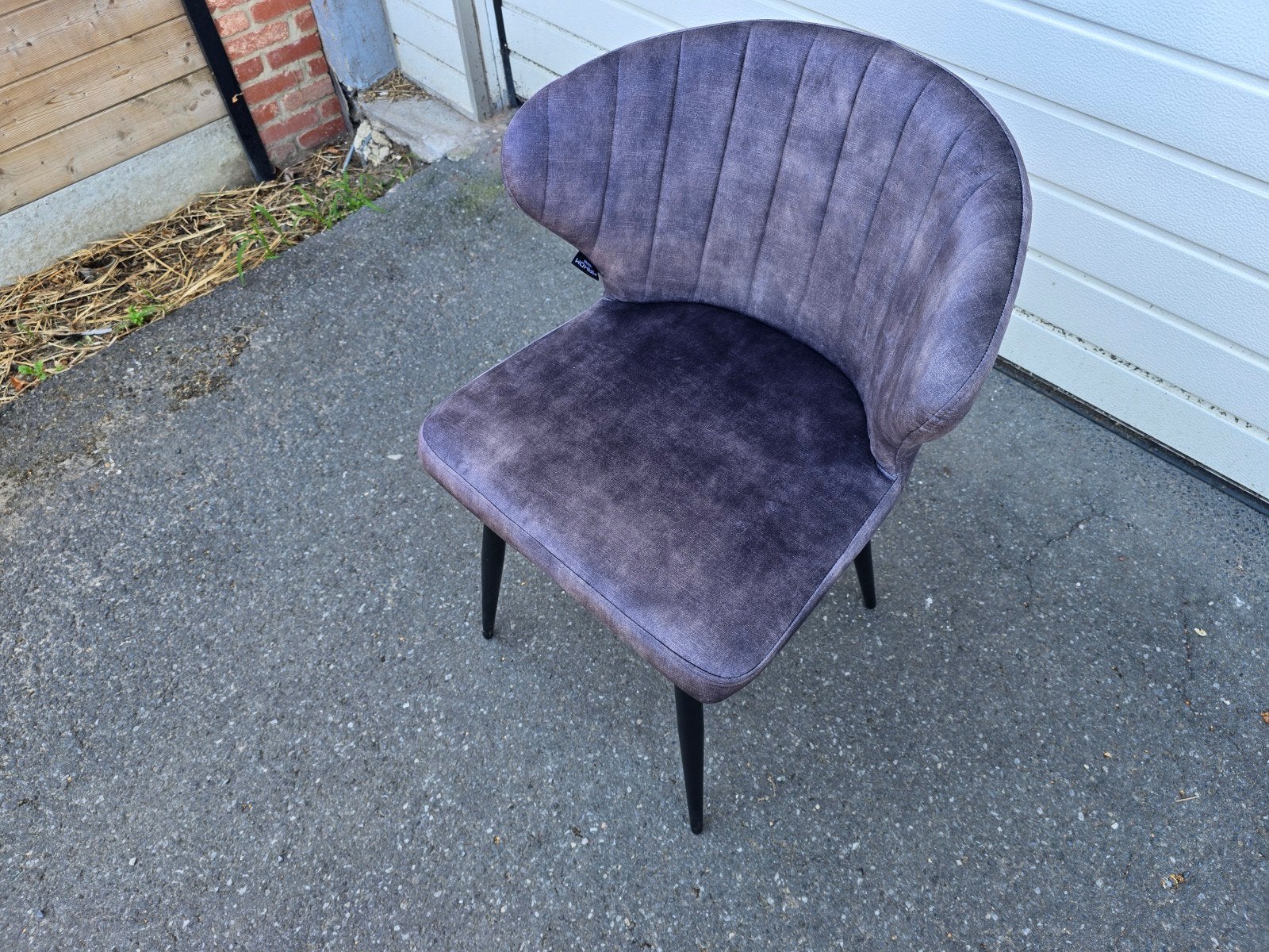Nieuwe stoelen in grijze velvet, 24x beschikbaar a €55/st, Huis en Inrichting, Stoelen, Ophalen