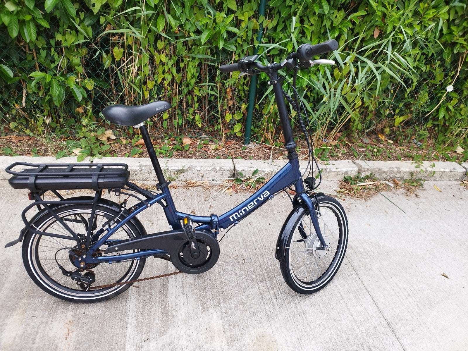 elektrische mini fiets, batterij defect en zonder lader., Ophalen