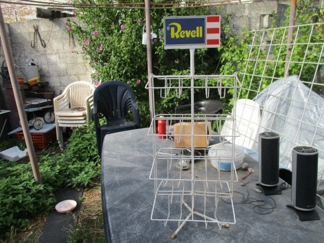 ancien présentoir "revell", Antiquités & Art, Enlèvement