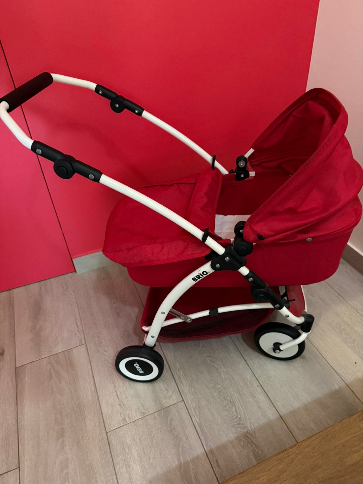 brio poppenwagen rood en blauw model, Kinderen en Baby's, Ophalen, Zo goed als nieuw