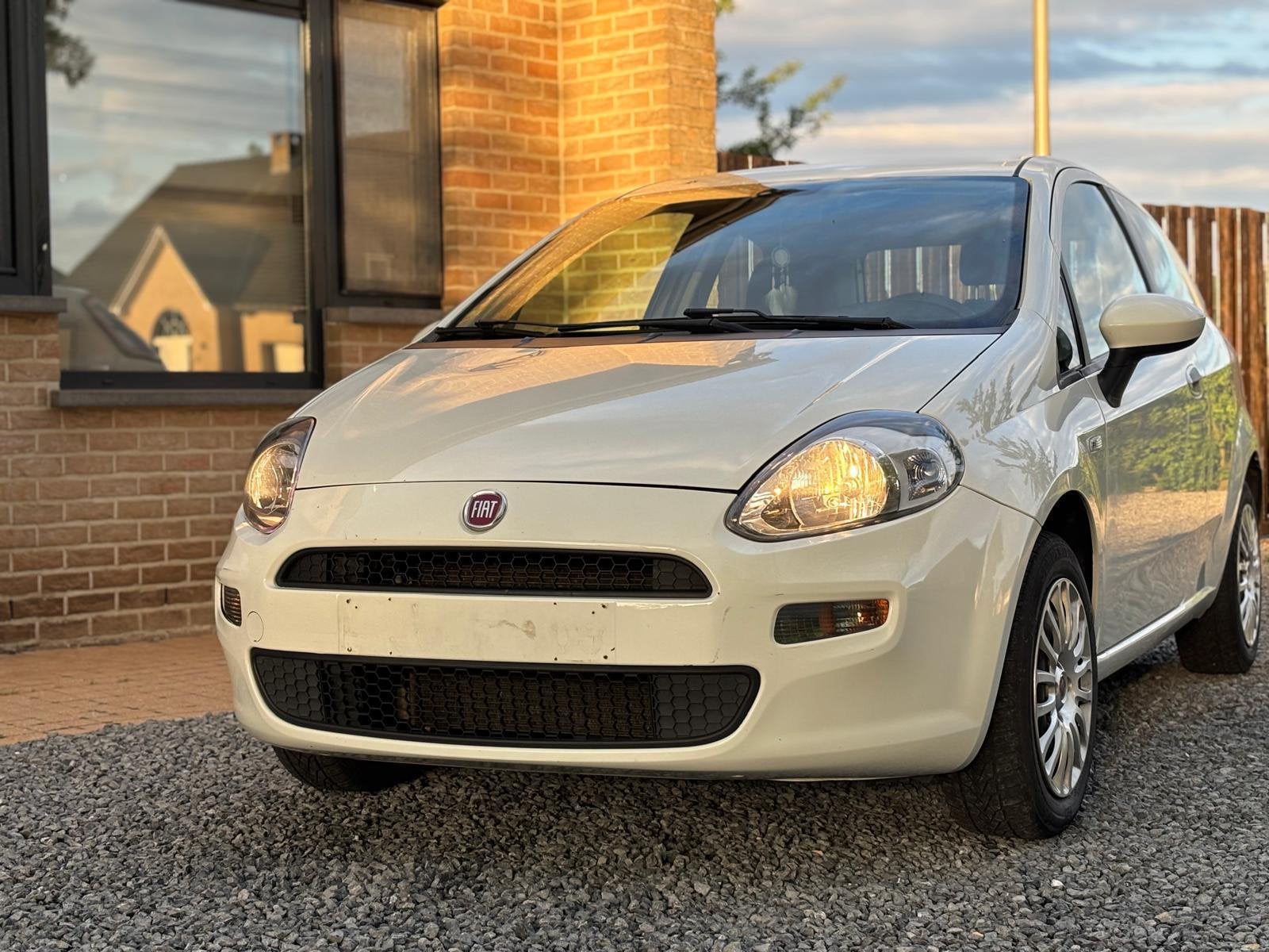 FIAT PUNTO GEKEURD VOOR VERKOOP, Auto's, Fiat, Stof, USB, Zwart, Wit
