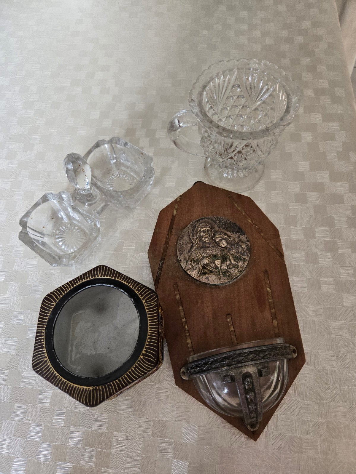 divers objets anciens, Enlèvement