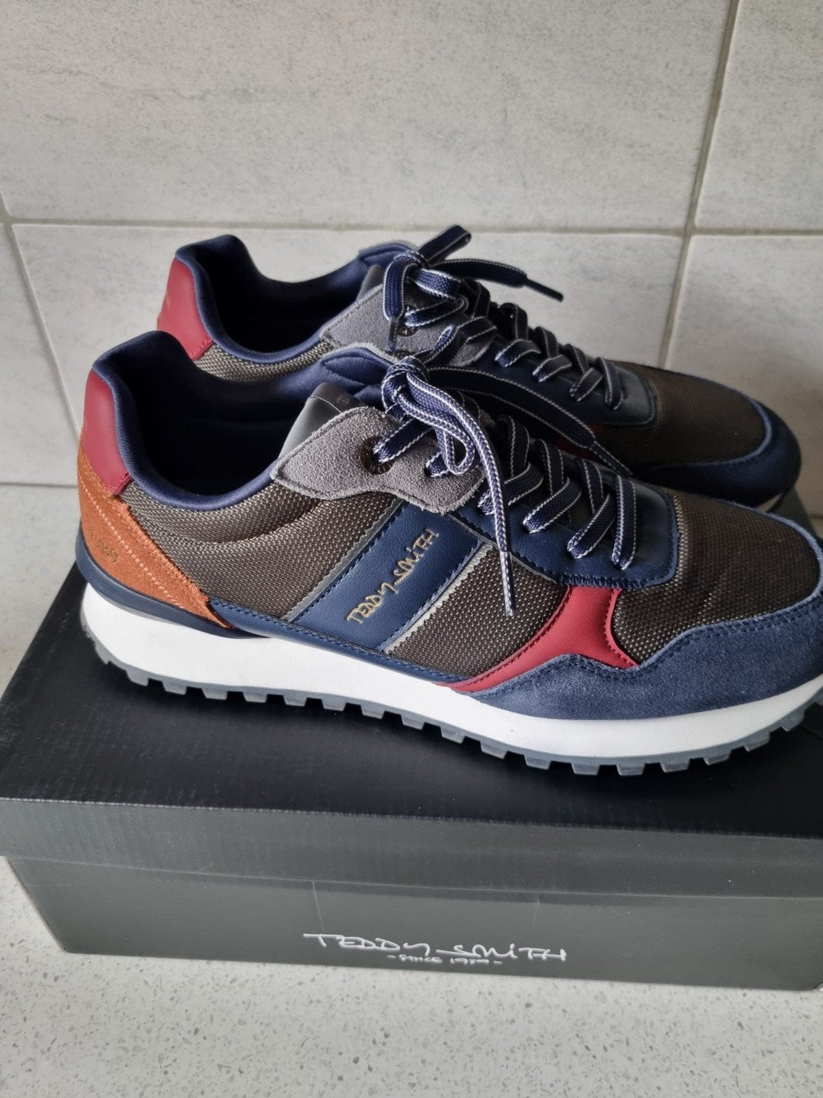 sneaker heren, Ophalen