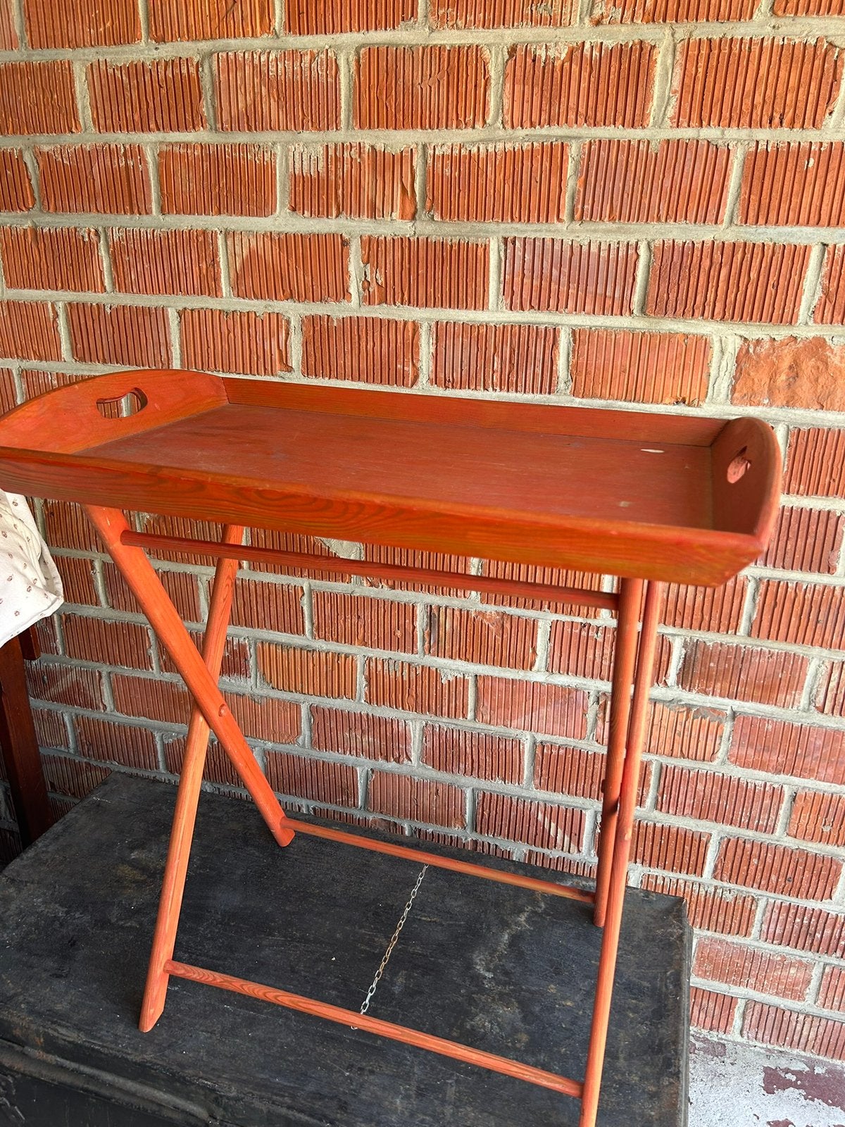 Houten dienblad op staander, Enlèvement, Utilisé