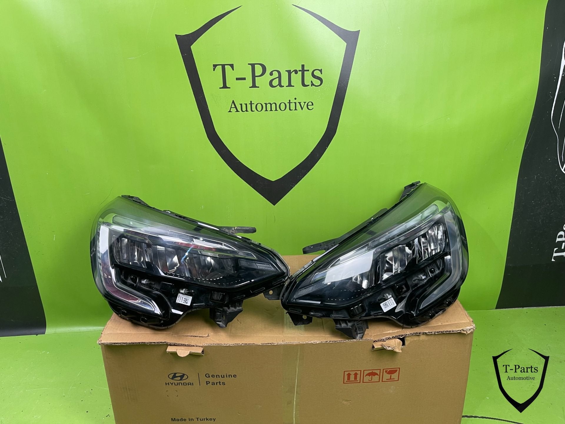 renault clio 5 koplamp links rechts 260609987R 260100902R, Auto-onderdelen, Info@fabrikant.eu, Renault, Fabrikantstraat 1
1000 AA  Amsterdam