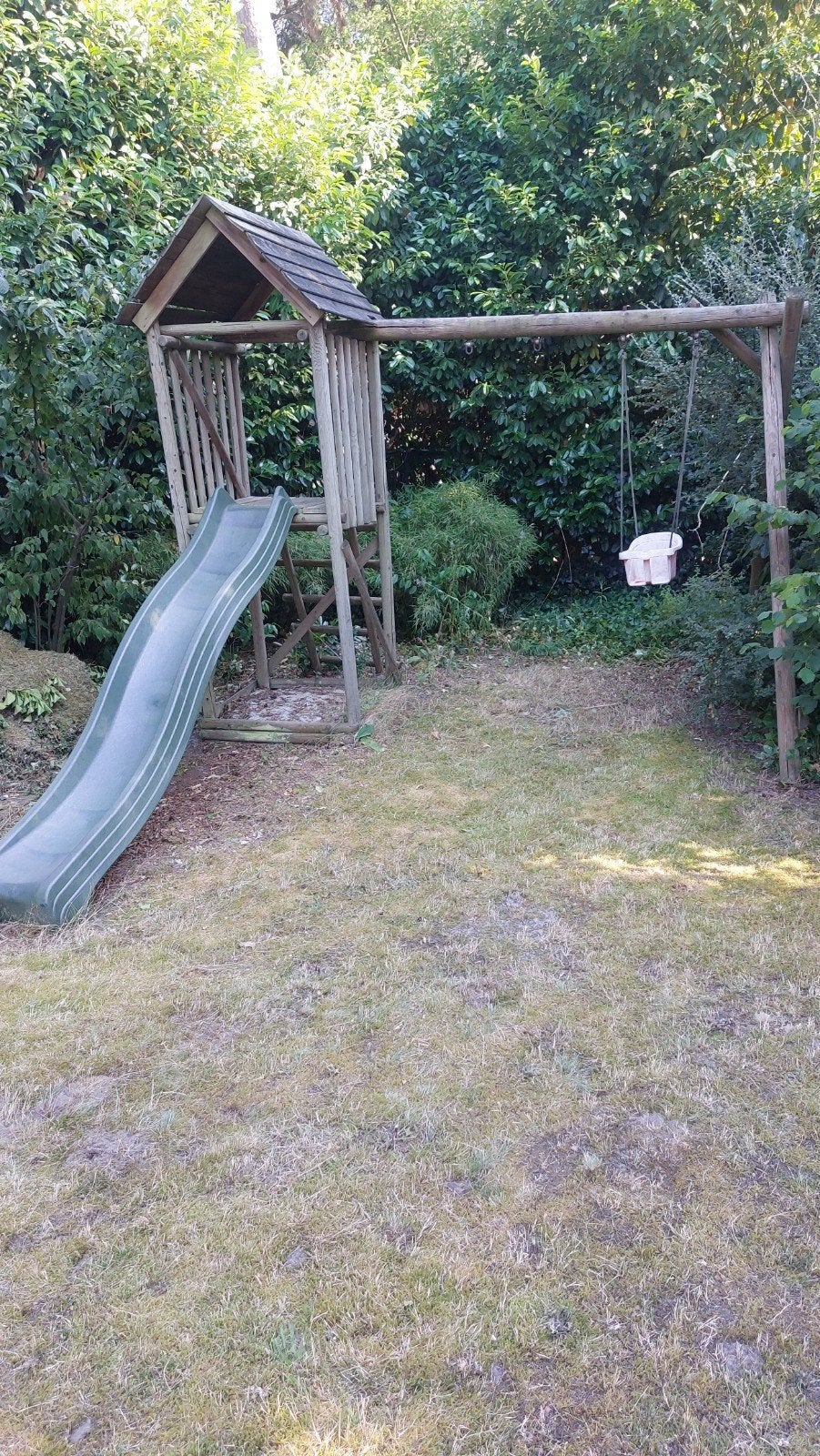 Maison de jeu solide avec toboggan et balançoire, Enlèvement, Balançoire