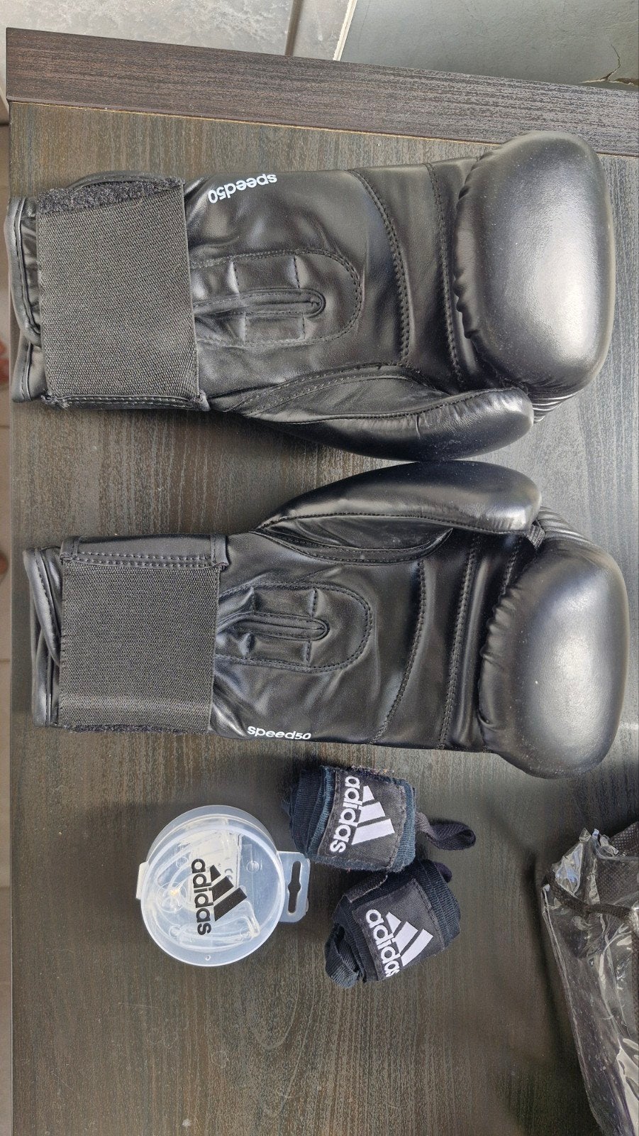 adidas boxe gloves, Ophalen