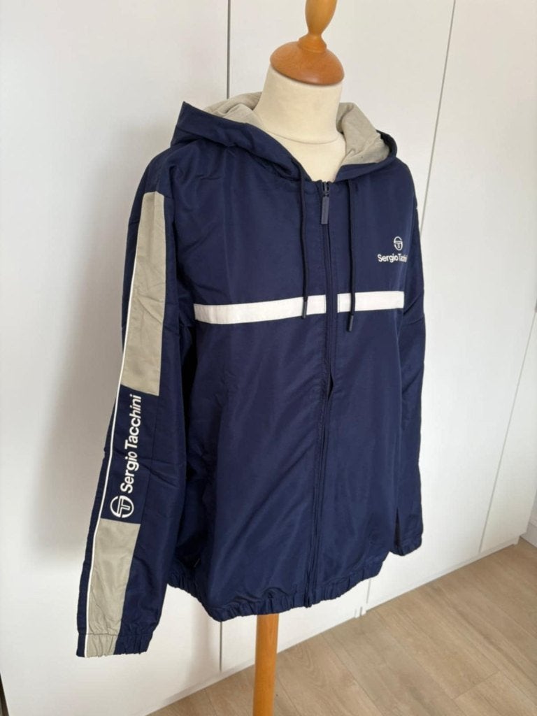 trainingsvestje blauw maat L Sergio Tacchini nog nieuw, Neuf, Enlèvement ou Envoi, Taille 52/54 (L), Marche ou Plein air