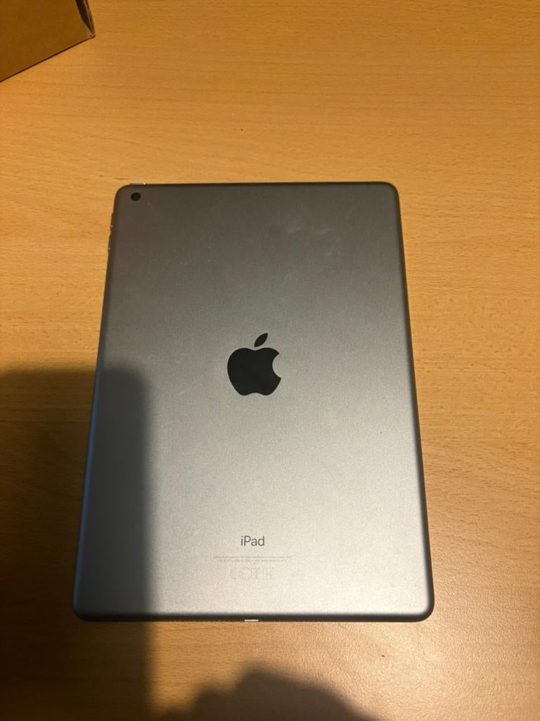 Ipad 6e generatie, Informatique & Logiciels, Apple iPad Tablettes, Apple iPad, Comme neuf, Enlèvement, Gris