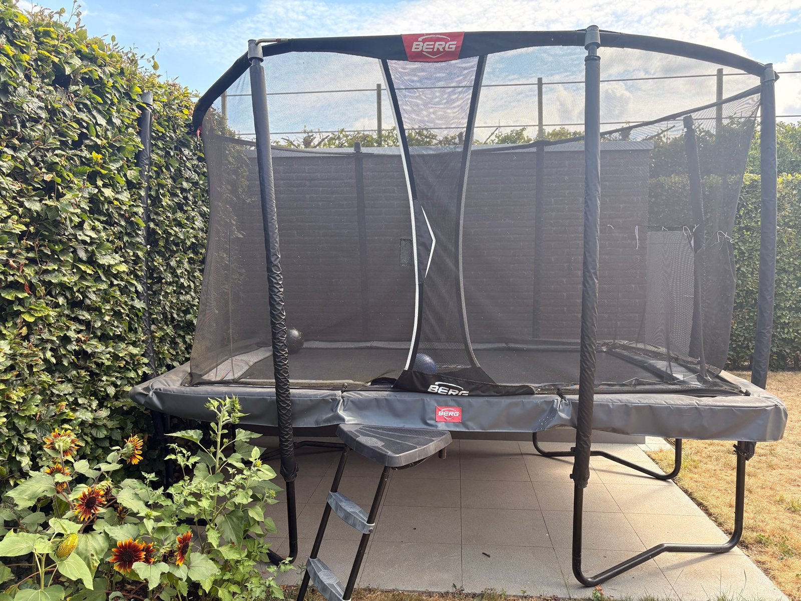 Trampoline Berg, Ophalen, Zo goed als nieuw